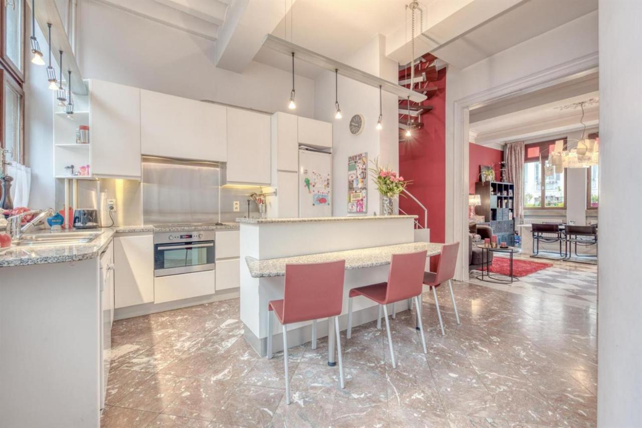 Duplex 2 Chambres Situe Au Centre Du Coeur Historique De Лиеж Екстериор снимка