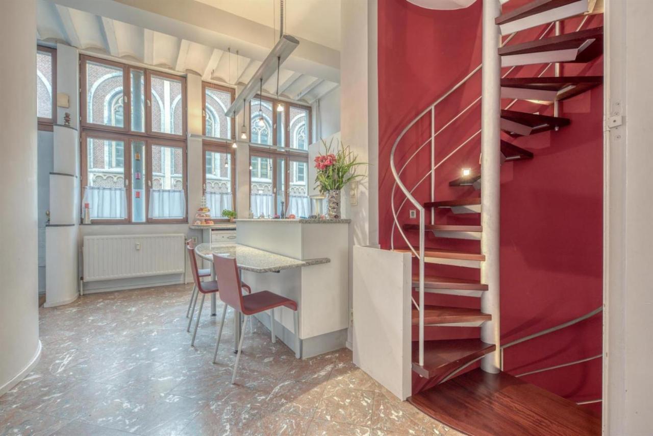 Duplex 2 Chambres Situe Au Centre Du Coeur Historique De Лиеж Екстериор снимка