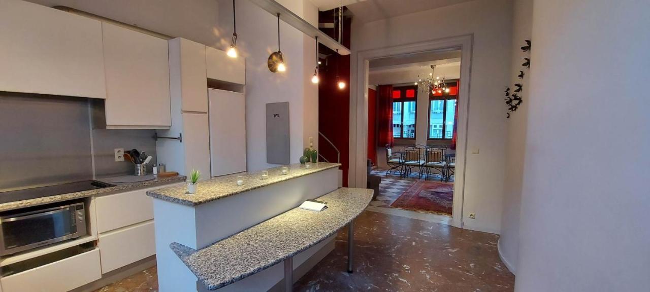 Duplex 2 Chambres Situe Au Centre Du Coeur Historique De Лиеж Екстериор снимка